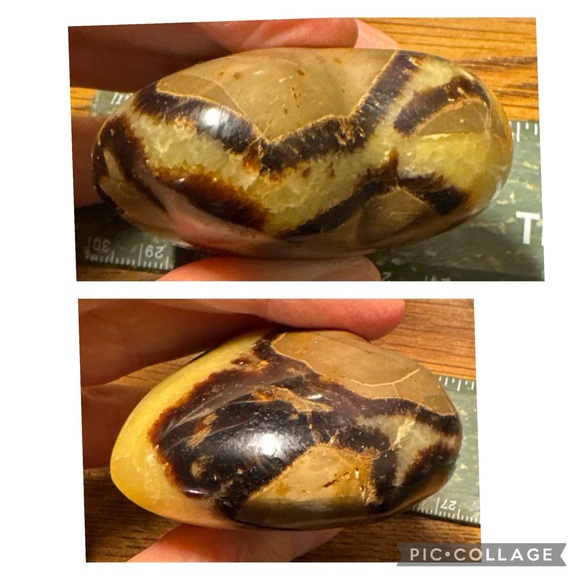 Beautiful Septarian heart shaped palm stone #1 - Picture 16 of 16